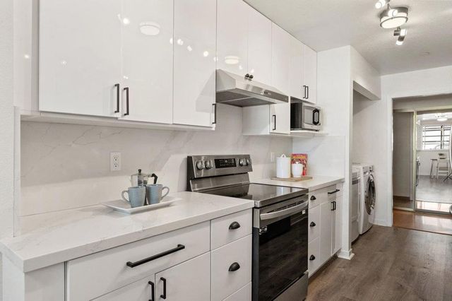 1110 Bayswater Avenue 106, Burlingame, CA 94010