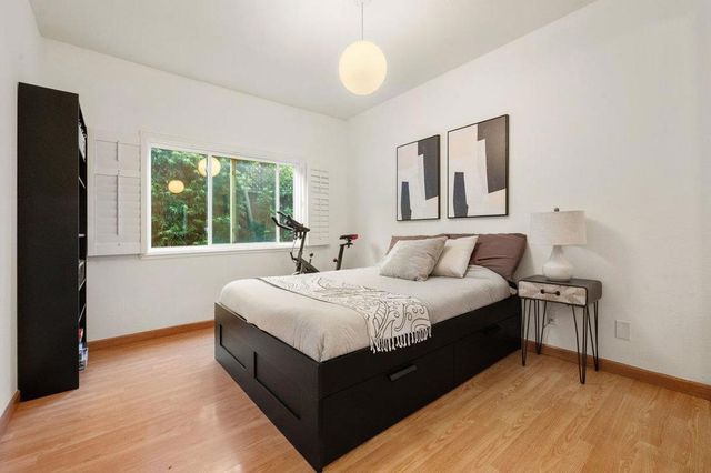 1110 Bayswater Avenue 106, Burlingame, CA 94010