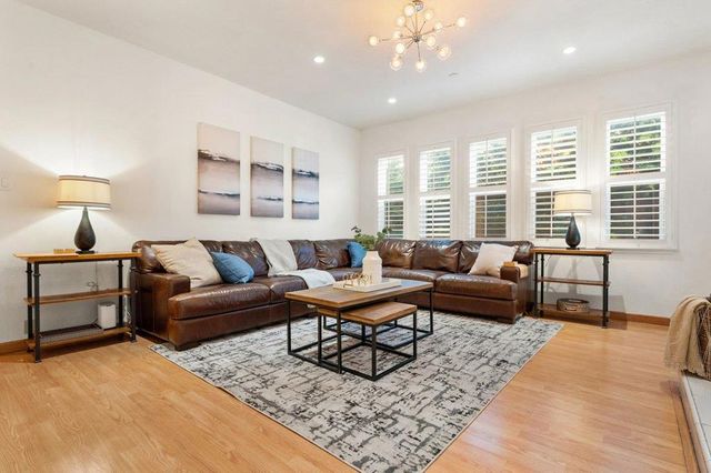 1110 Bayswater Avenue 106, Burlingame, CA 94010