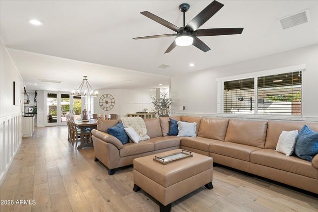 726 W NORTHVIEW Avenue, Phoenix, AZ 85021