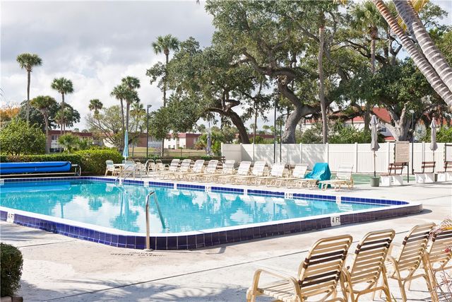 6 Vista Palm Lane 206, Vero Beach, FL 32962