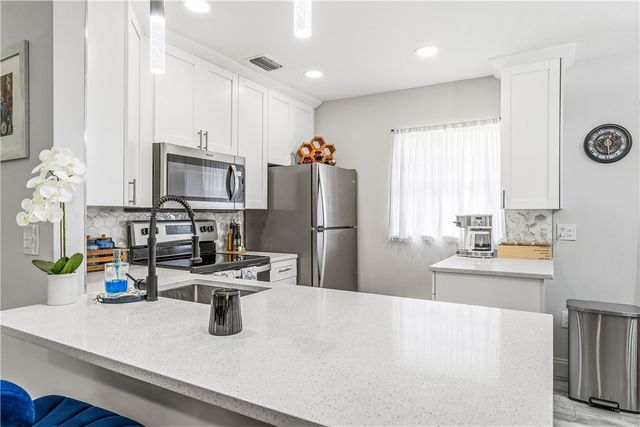 6 Vista Palm Lane 206, Vero Beach, FL 32962