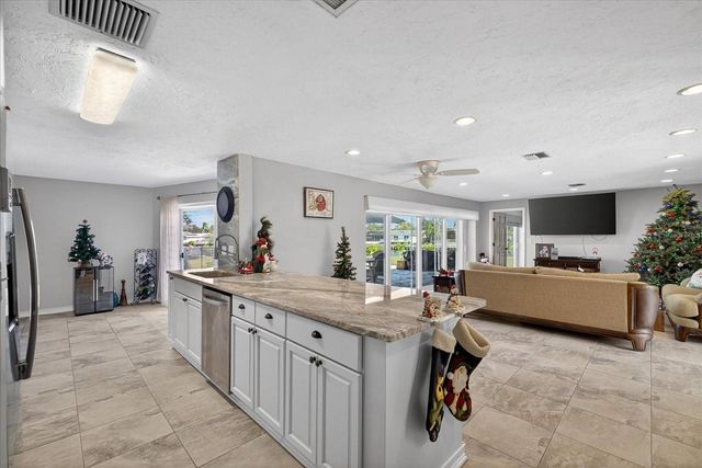 853 SEACREST DRIVE, Largo, FL 33771