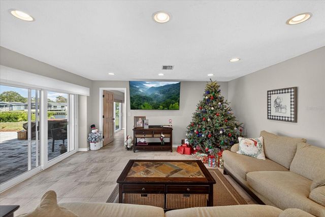 853 SEACREST DRIVE, Largo, FL 33771