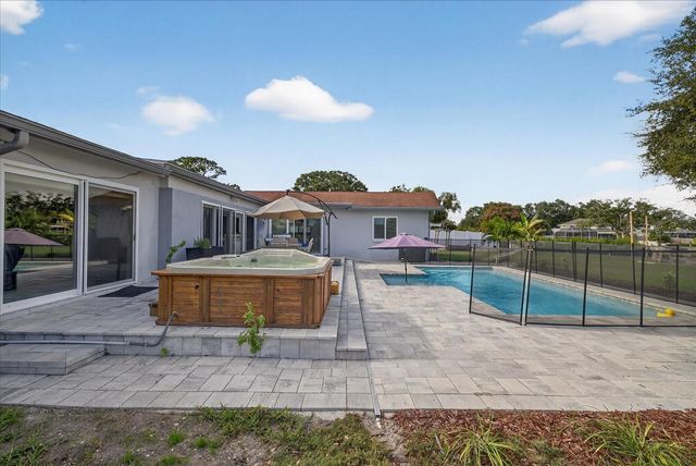 853 SEACREST DRIVE, Largo, FL 33771