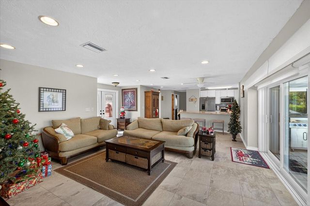 853 SEACREST DRIVE, Largo, FL 33771