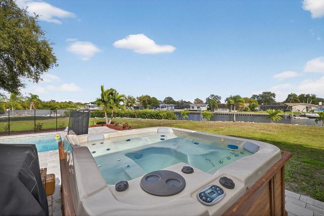 853 SEACREST DRIVE, Largo, FL 33771