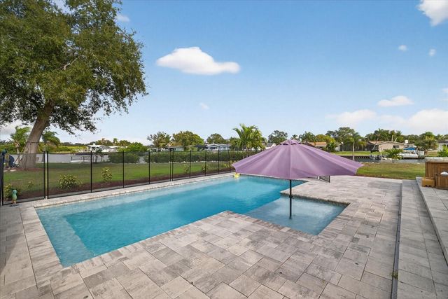 853 SEACREST DRIVE, Largo, FL 33771