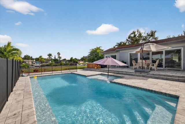 853 SEACREST DRIVE, Largo, FL 33771