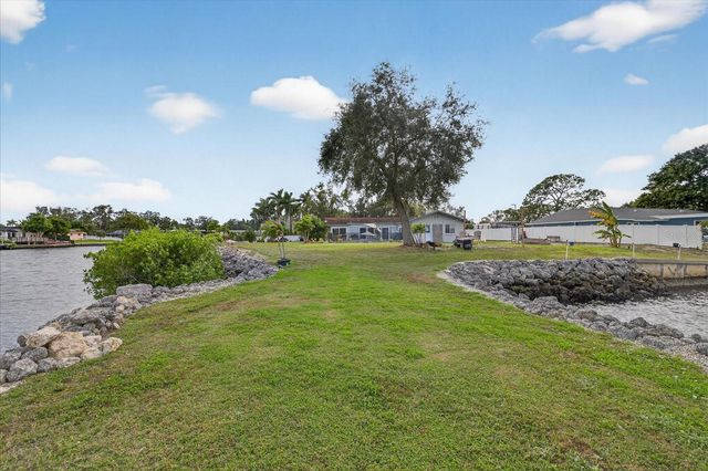 853 SEACREST DRIVE, Largo, FL 33771