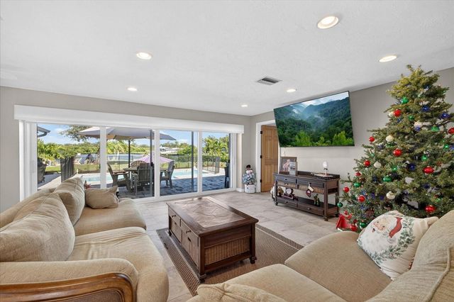 853 SEACREST DRIVE, Largo, FL 33771