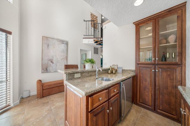 4850 Saint Augustine Dr, Elk Grove, CA 95758