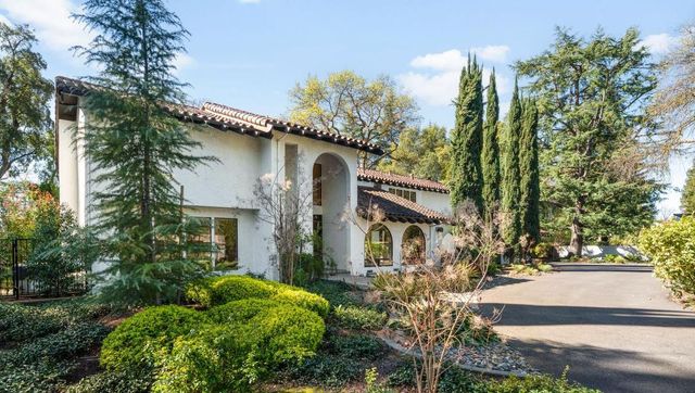 4850 Saint Augustine Dr, Elk Grove, CA 95758