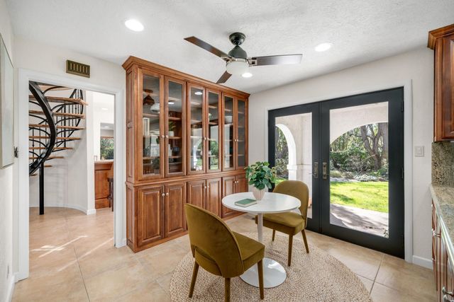 4850 Saint Augustine Dr, Elk Grove, CA 95758