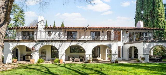 4850 Saint Augustine Dr, Elk Grove, CA 95758