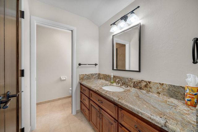 4850 Saint Augustine Dr, Elk Grove, CA 95758