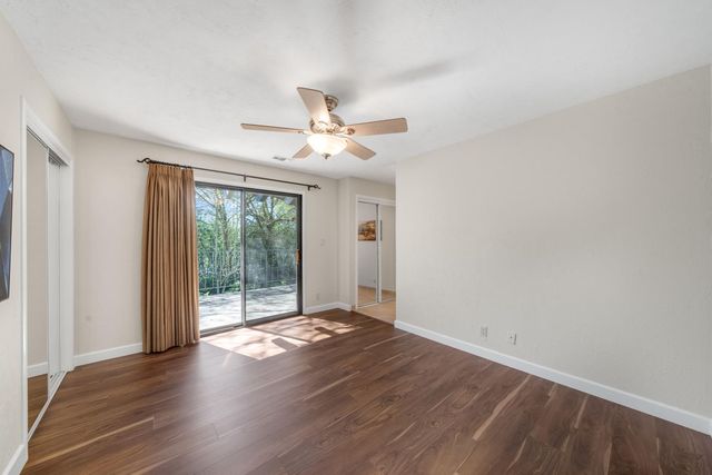 4850 Saint Augustine Dr, Elk Grove, CA 95758