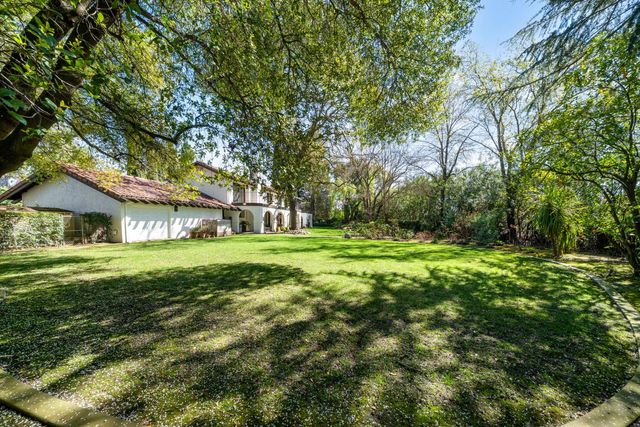 4850 Saint Augustine Dr, Elk Grove, CA 95758