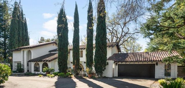 4850 Saint Augustine Dr, Elk Grove, CA 95758