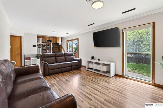 7022 Michelle Avenue, La Vista, NE 68128