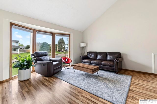 7022 Michelle Avenue, La Vista, NE 68128