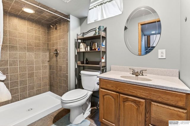 7022 Michelle Avenue, La Vista, NE 68128