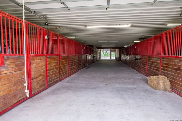 404 Annies, La Vernia, TX 78121