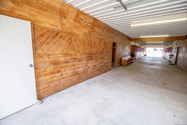 404 Annies, La Vernia, TX 78121