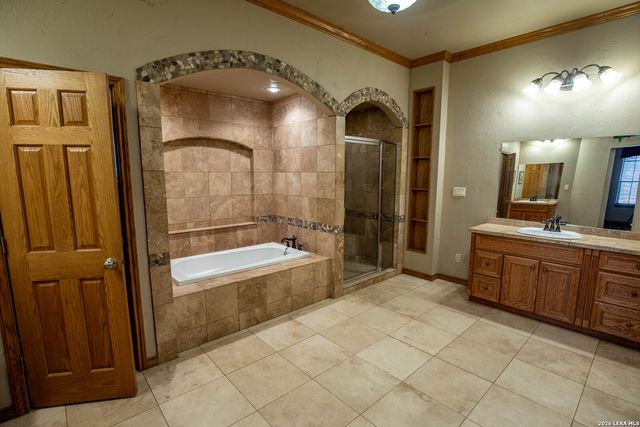 404 Annies, La Vernia, TX 78121