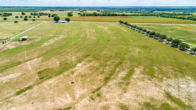 404 Annies, La Vernia, TX 78121