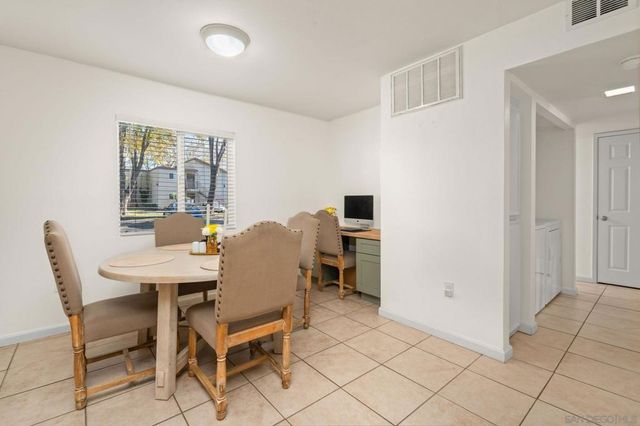 2528 White Oak Pl 3, Escondido, CA 92027