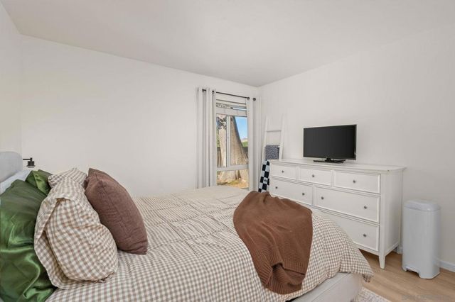 2528 White Oak Pl 3, Escondido, CA 92027