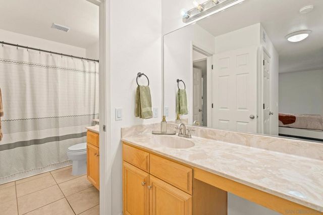 2528 White Oak Pl 3, Escondido, CA 92027