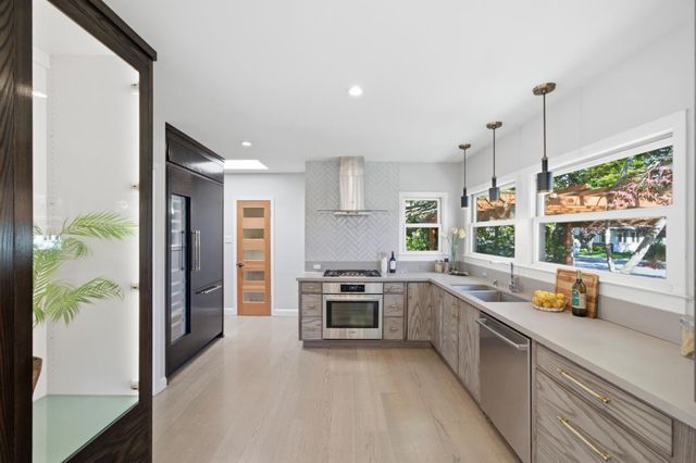 30 Mission Drive, San Mateo, CA 94402