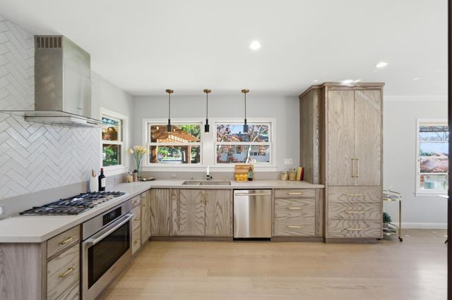 30 Mission Drive, San Mateo, CA 94402