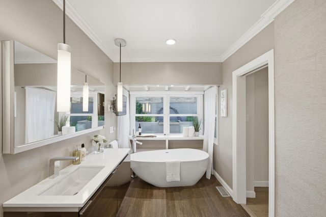 30 Mission Drive, San Mateo, CA 94402