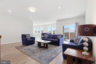 700 MOUNT AIRY TER NE #301, Leesburg, VA 20176
