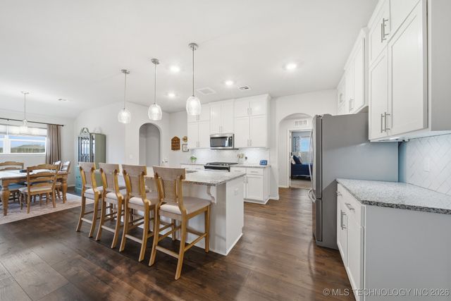 7221 S Hemlock Avenue, Broken Arrow, OK 74011