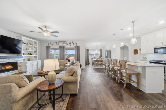 7221 S Hemlock Avenue, Broken Arrow, OK 74011