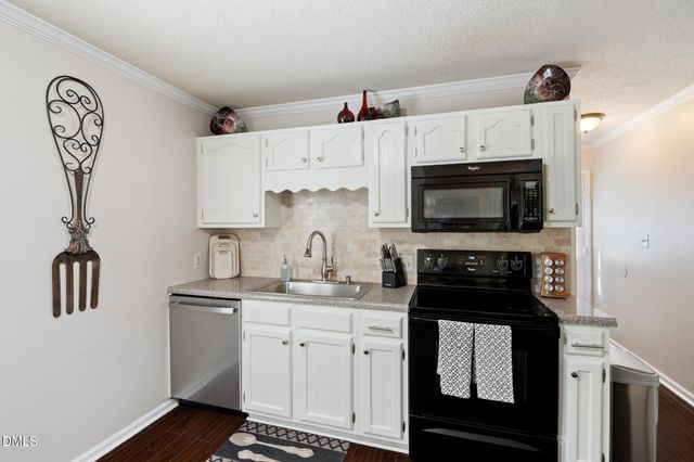 1011 Pineburr Road, Jamestown, NC 27282