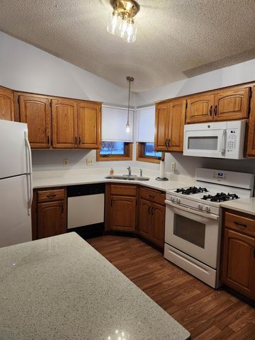 1273 Hilo Avenue N, Oakdale, MN 55128