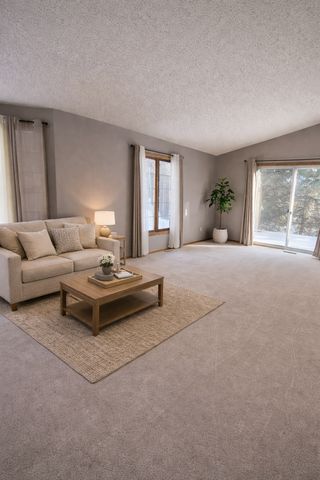 1273 Hilo Avenue N, Oakdale, MN 55128