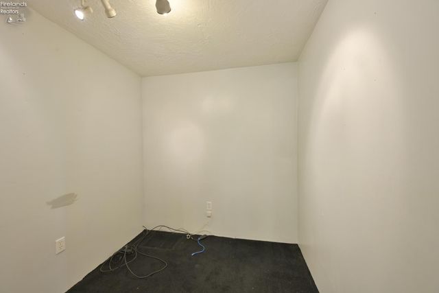 51001 Portman Road, Amherst, OH 44001