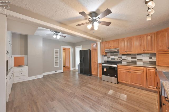 51001 Portman Road, Amherst, OH 44001