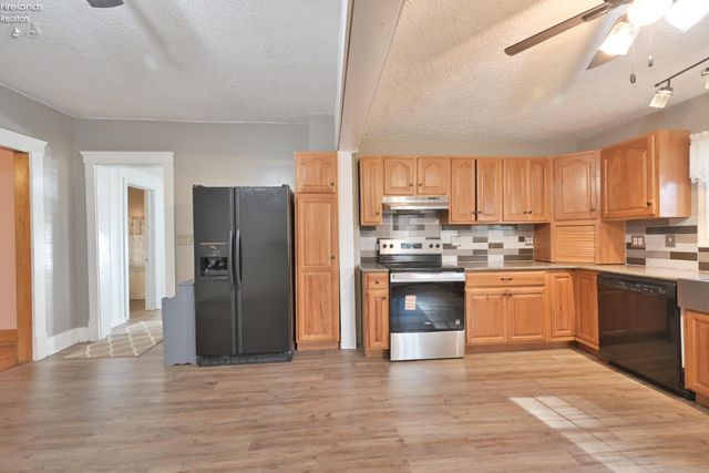 51001 Portman Road, Amherst, OH 44001