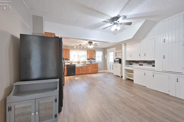 51001 Portman Road, Amherst, OH 44001