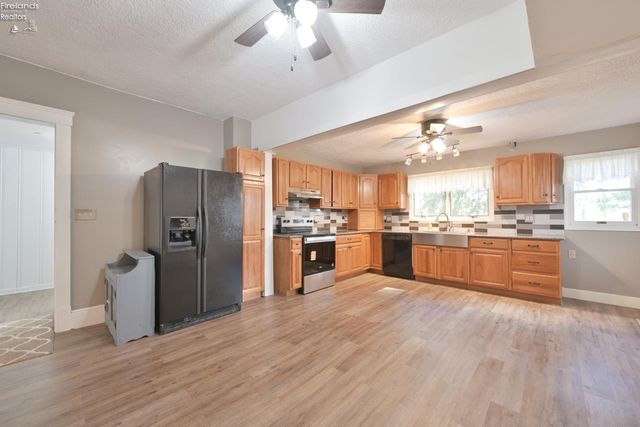 51001 Portman Road, Amherst, OH 44001