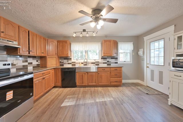 51001 Portman Road, Amherst, OH 44001