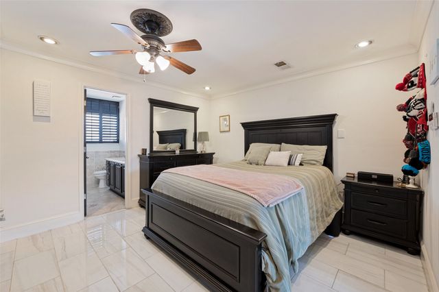 10209 Regal Oaks Drive 211, Dallas, TX 75230