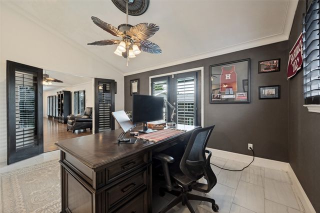 10209 Regal Oaks Drive 211, Dallas, TX 75230
